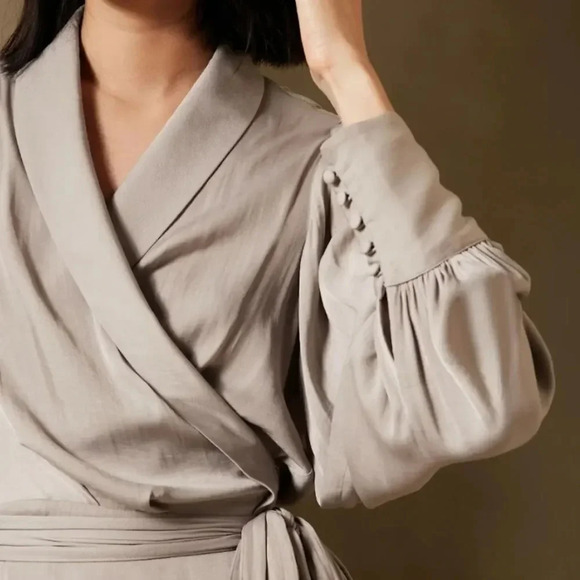 COPY - Banana Republic wrap tie blouse - Picture 4 of 6